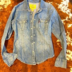Levi’s denim button down pearl snap long sleeve